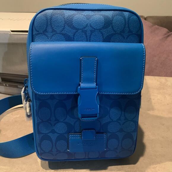 Coach Signature Track Pack NWT - Picture 1 of 8